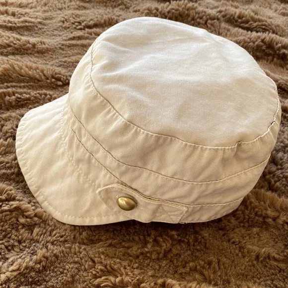 Bundle of shorts J. Crew & AnnTaylor Loft shorts & hat - Picture 15 of 16